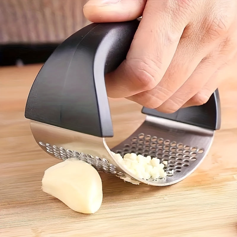 Garlic Press: Rocker Metal Garlic Mincer, Washable Kitchen Gadget, Perfect for Crushing Garlic